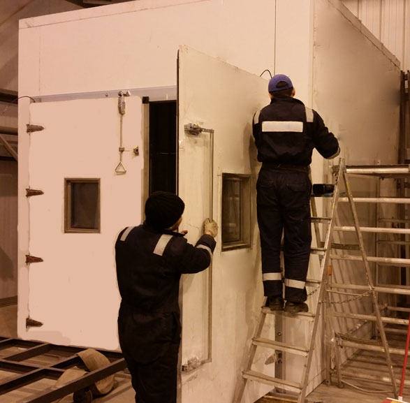 ウォークインチャンバー (ウォークインルーム)